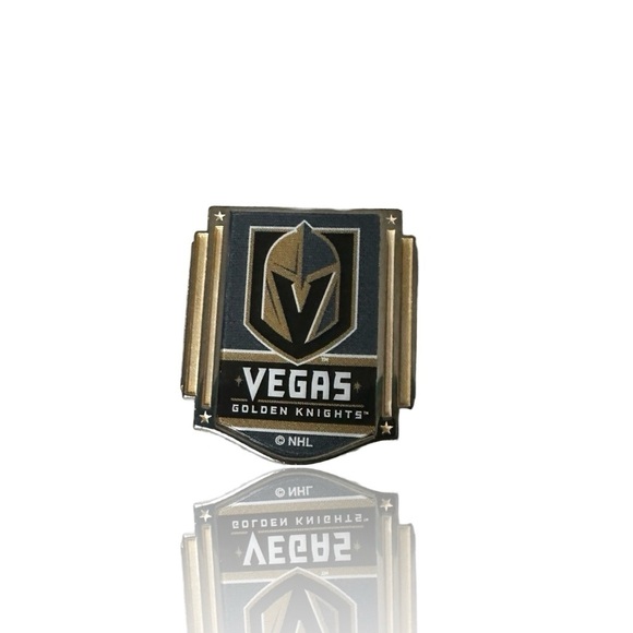 NHL Collector Trade Pins LAS VEGAS GOLDEN KNIGHTS Lot of 5. - Picture 8 of 11